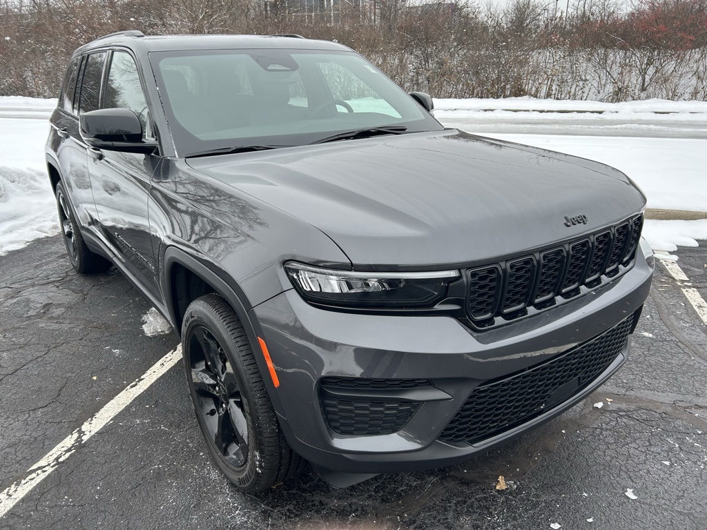 used 2024 Jeep Grand Cherokee car, priced at $33,526