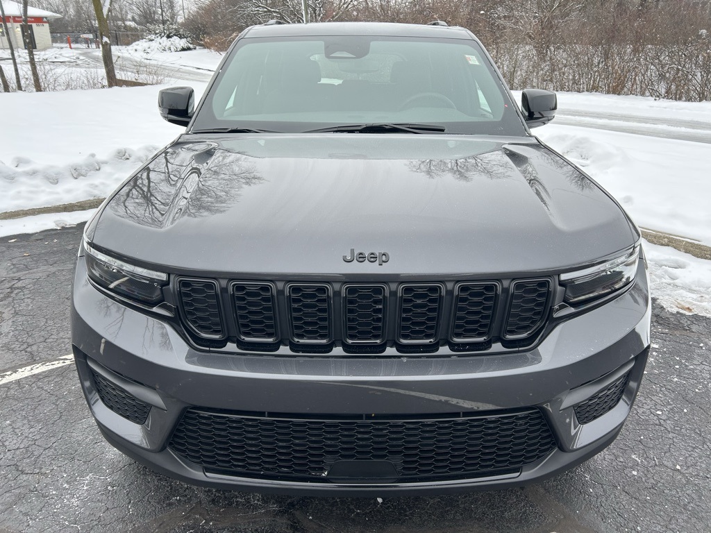 used 2024 Jeep Grand Cherokee car, priced at $33,526