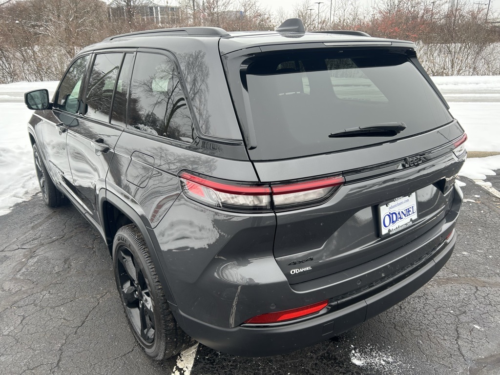 used 2024 Jeep Grand Cherokee car, priced at $33,526