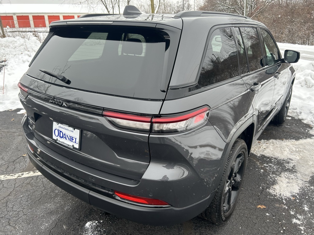 used 2024 Jeep Grand Cherokee car, priced at $33,526