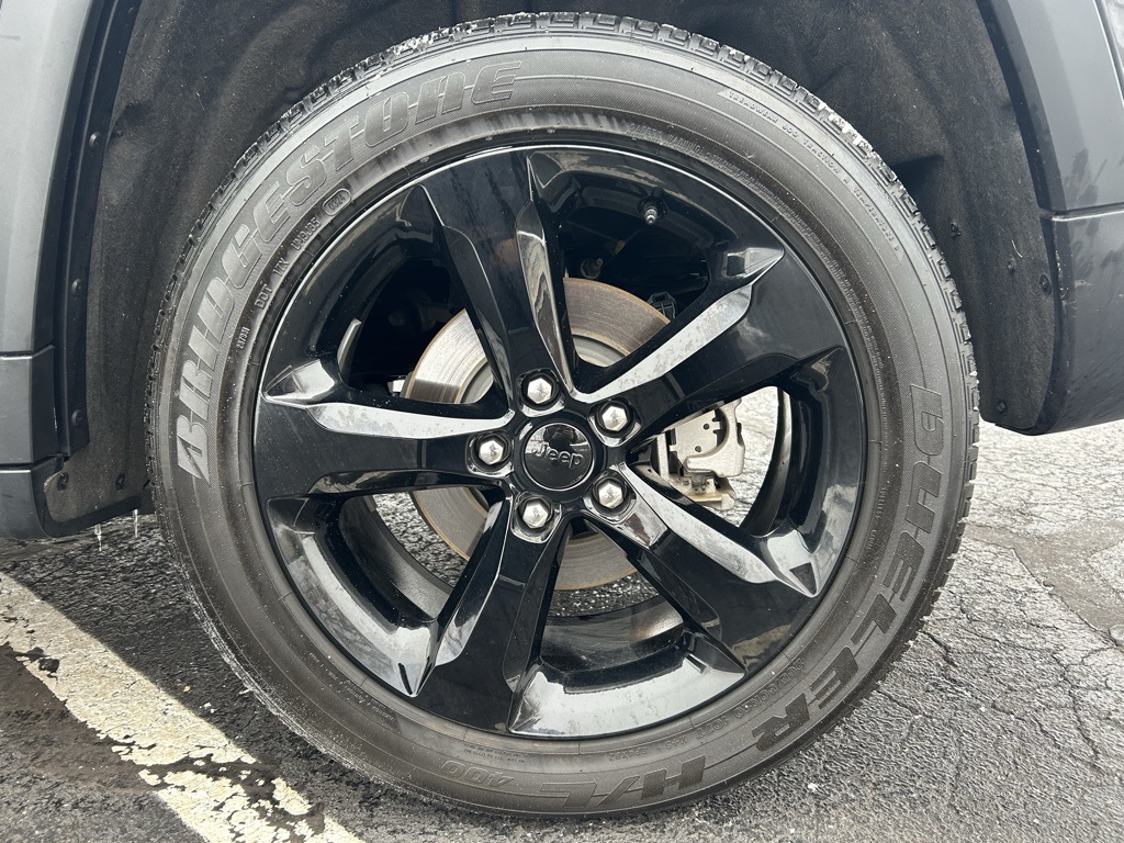 used 2024 Jeep Grand Cherokee car, priced at $33,526