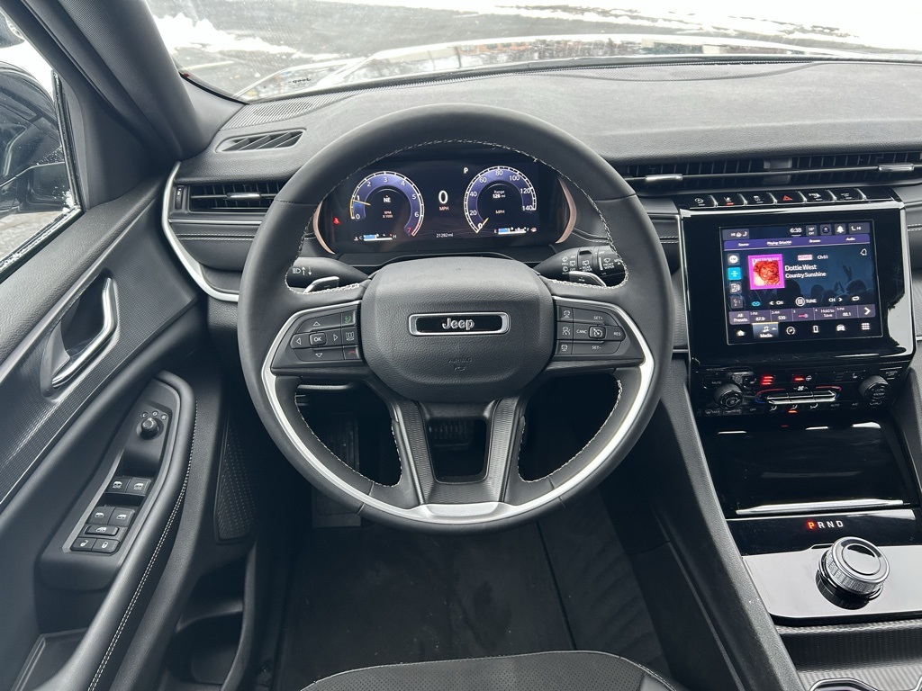 used 2024 Jeep Grand Cherokee car, priced at $33,526