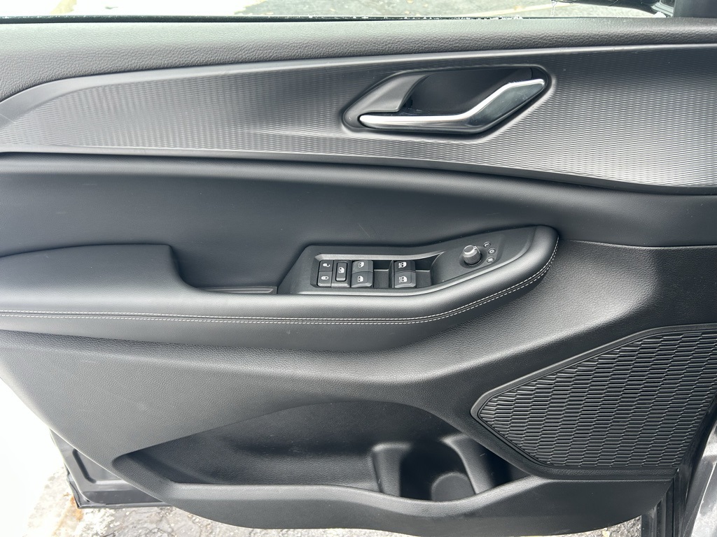 used 2024 Jeep Grand Cherokee car, priced at $33,526