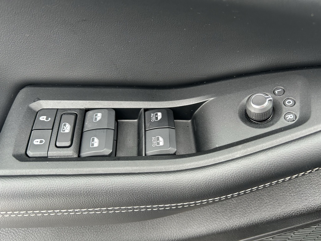 used 2024 Jeep Grand Cherokee car, priced at $33,526