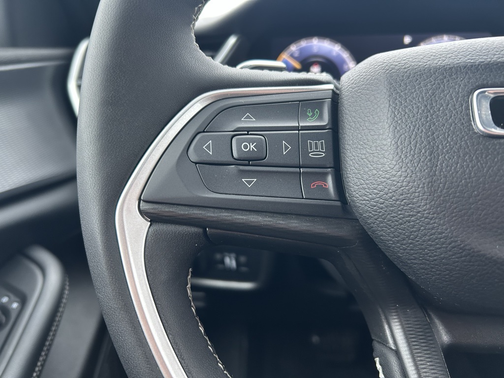 used 2024 Jeep Grand Cherokee car, priced at $33,526