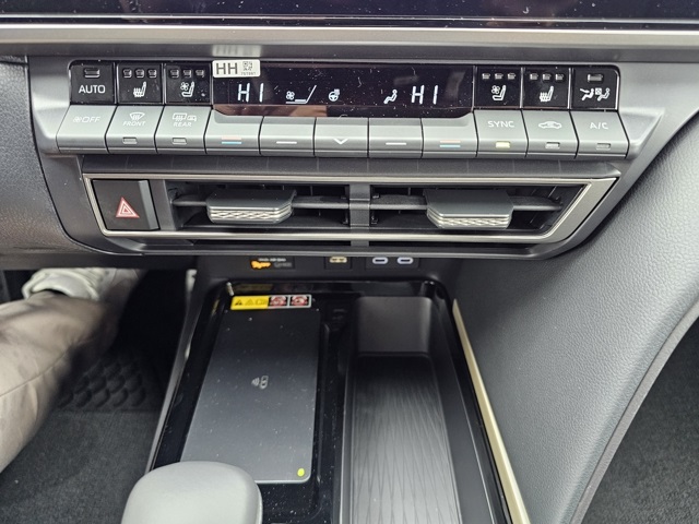 2025 Toyota Camry XSE photo 14