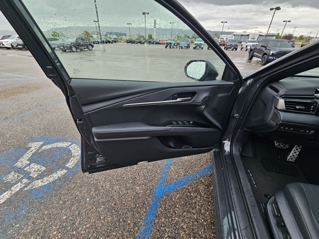 2025 Toyota Camry XSE photo 17