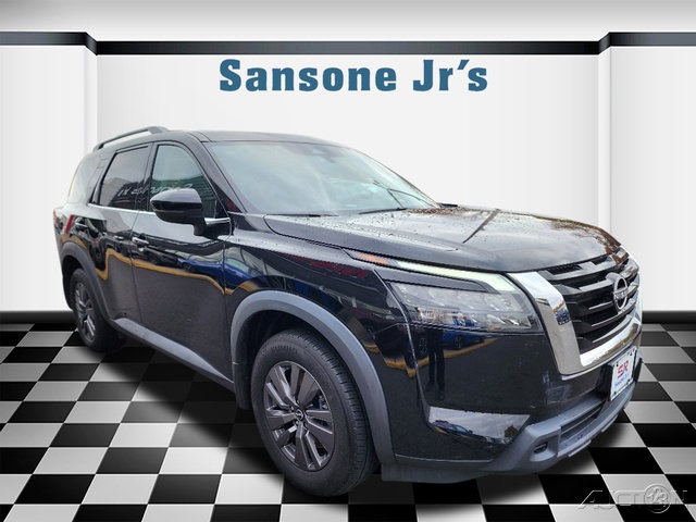 2024 Nissan Pathfinder SV's photo