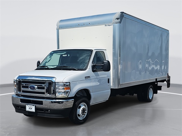 2024 Ford E-450 photo 3