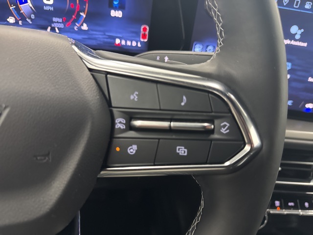 used 2024 Chevrolet Traverse car, priced at $34,888