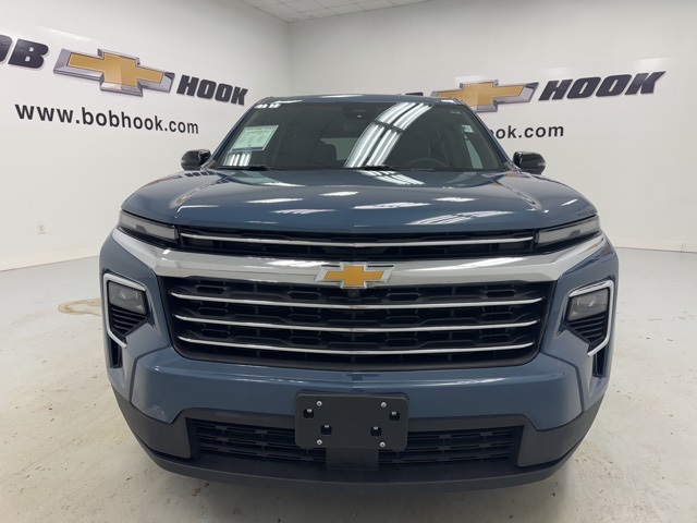 used 2024 Chevrolet Traverse car, priced at $34,888