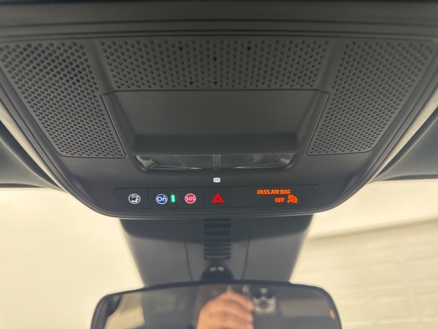 used 2024 Chevrolet Traverse car, priced at $34,888