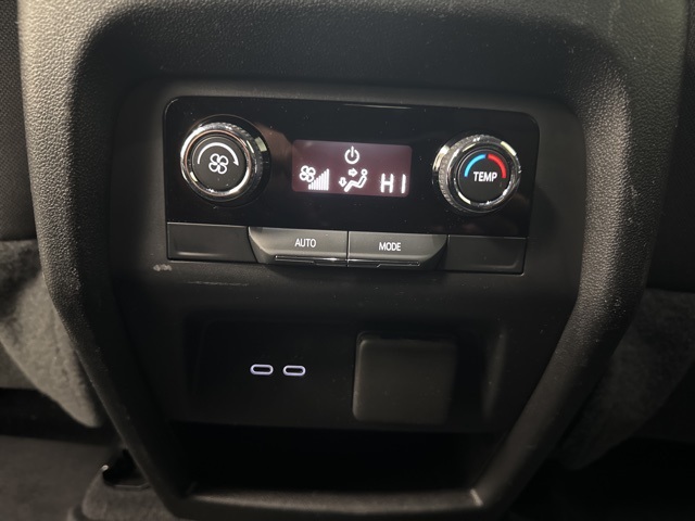 used 2024 Chevrolet Traverse car, priced at $34,888