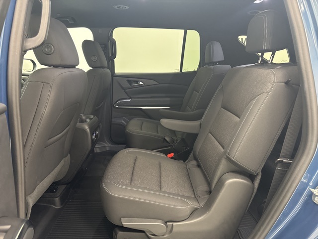 used 2024 Chevrolet Traverse car, priced at $34,888