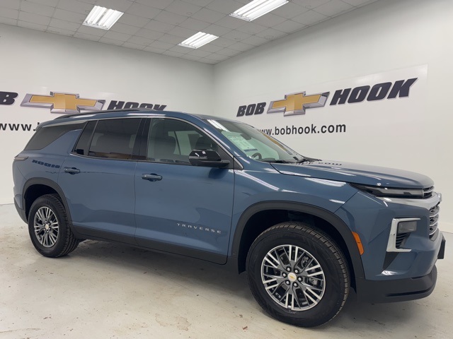 used 2024 Chevrolet Traverse car, priced at $34,888
