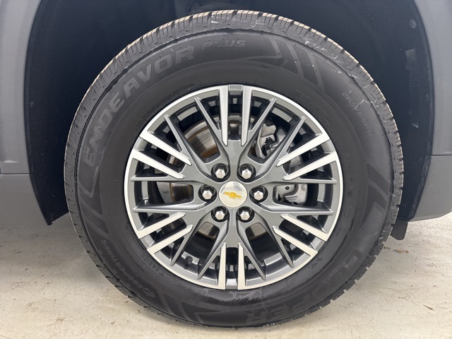 used 2024 Chevrolet Traverse car, priced at $34,888