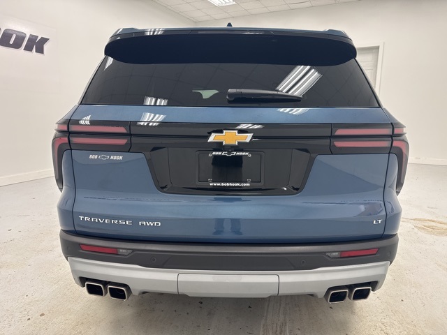 used 2024 Chevrolet Traverse car, priced at $34,888