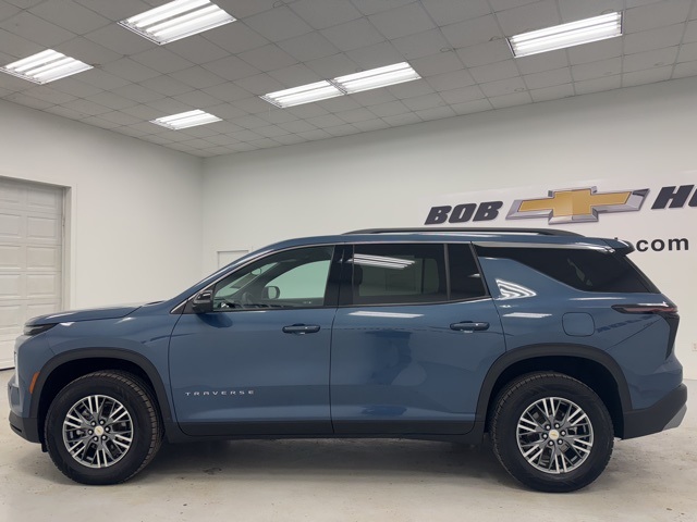 used 2024 Chevrolet Traverse car, priced at $34,888