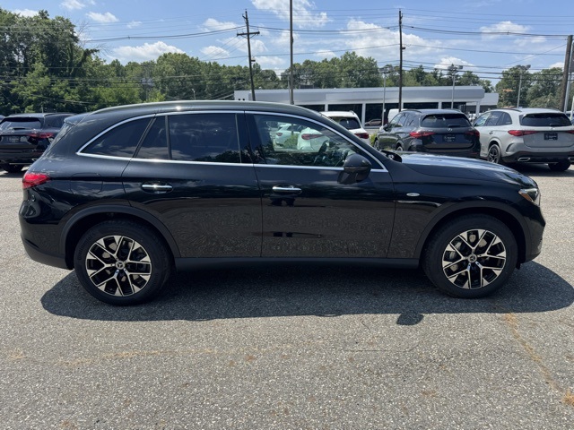2025 Mercedes Benz GLC 350e 4MATIC photo 2