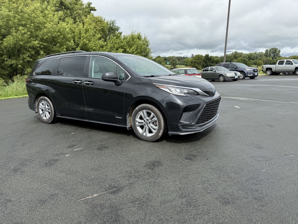 Used 2021 Toyota Sienna 4D Passenger Van Vans