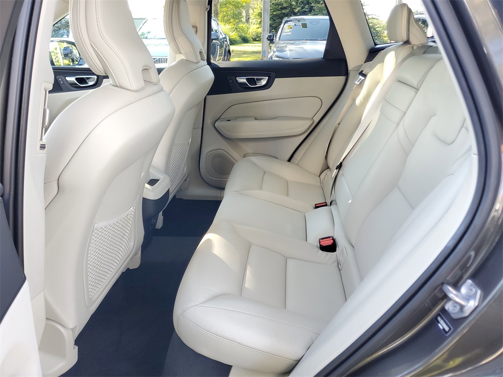 used 2022 Volvo XC60 car, priced at $23,989