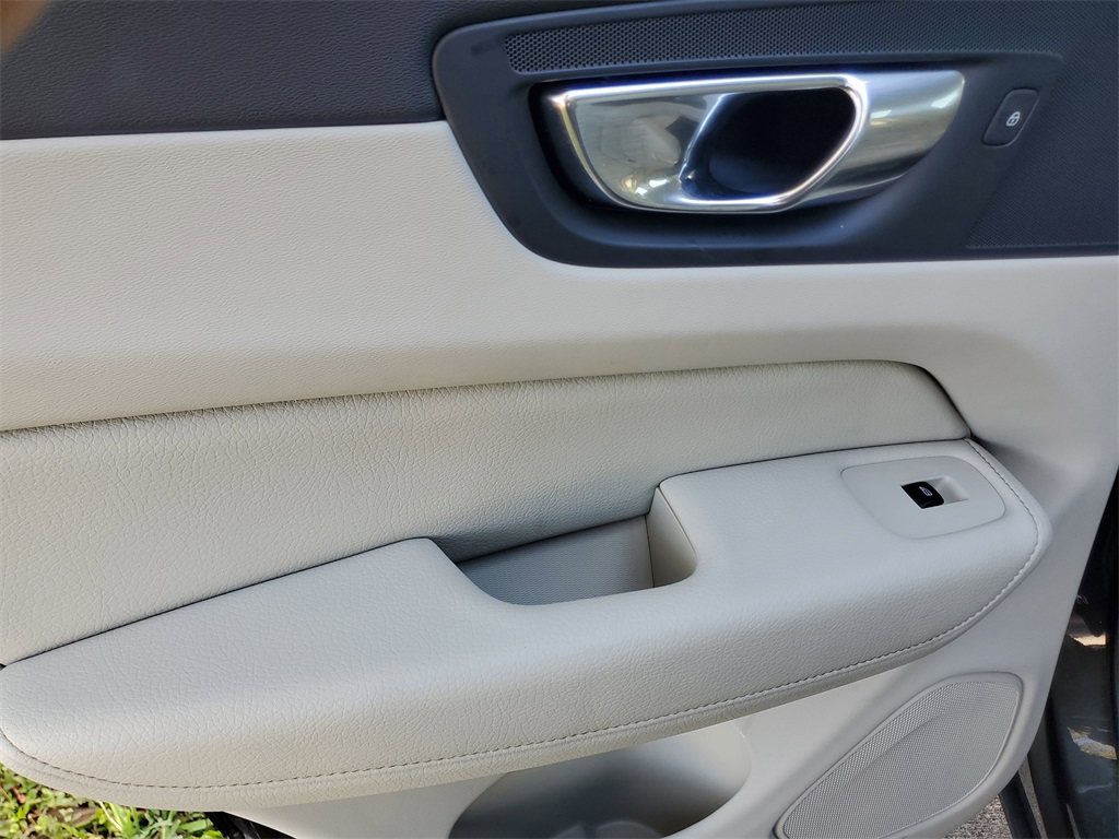 used 2022 Volvo XC60 car, priced at $23,989