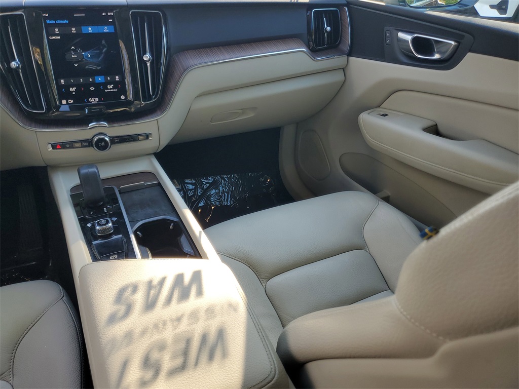used 2022 Volvo XC60 car, priced at $23,989