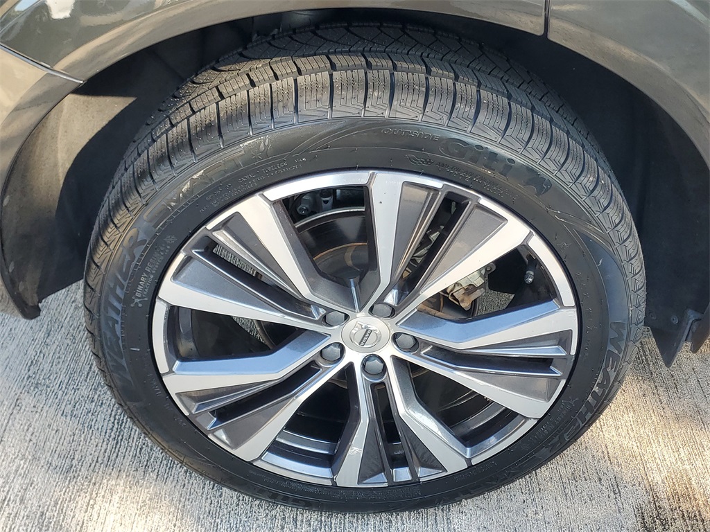 used 2022 Volvo XC60 car, priced at $23,989