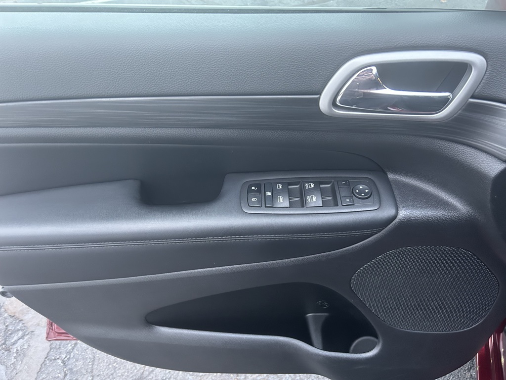 used 2022 Jeep Grand Cherokee WK car, priced at $24,172