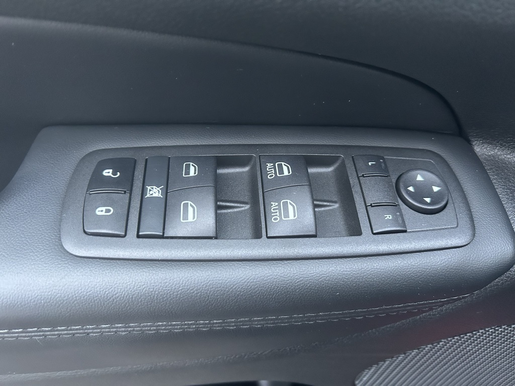 used 2022 Jeep Grand Cherokee WK car, priced at $24,172