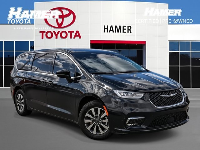 used 2022 Chrysler Pacifica Hybrid car, priced at $25,992