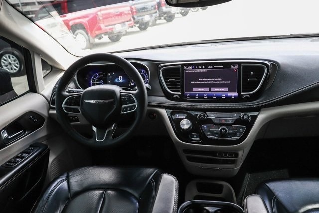 used 2022 Chrysler Pacifica Hybrid car, priced at $25,992