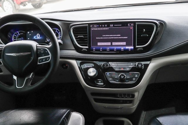 used 2022 Chrysler Pacifica Hybrid car, priced at $25,992