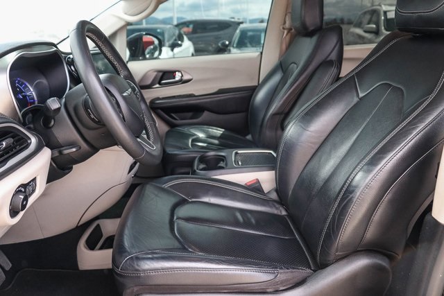 used 2022 Chrysler Pacifica Hybrid car, priced at $25,992