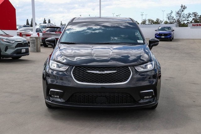 used 2022 Chrysler Pacifica Hybrid car, priced at $25,992