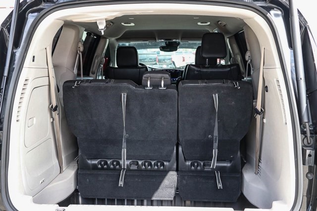used 2022 Chrysler Pacifica Hybrid car, priced at $25,992
