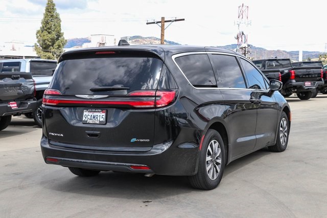 used 2022 Chrysler Pacifica Hybrid car, priced at $25,992