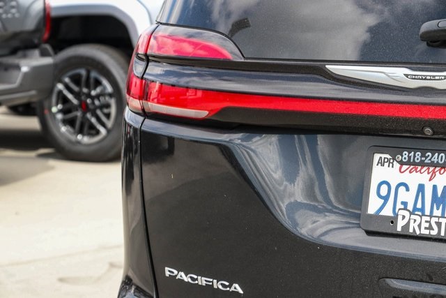 used 2022 Chrysler Pacifica Hybrid car, priced at $25,992