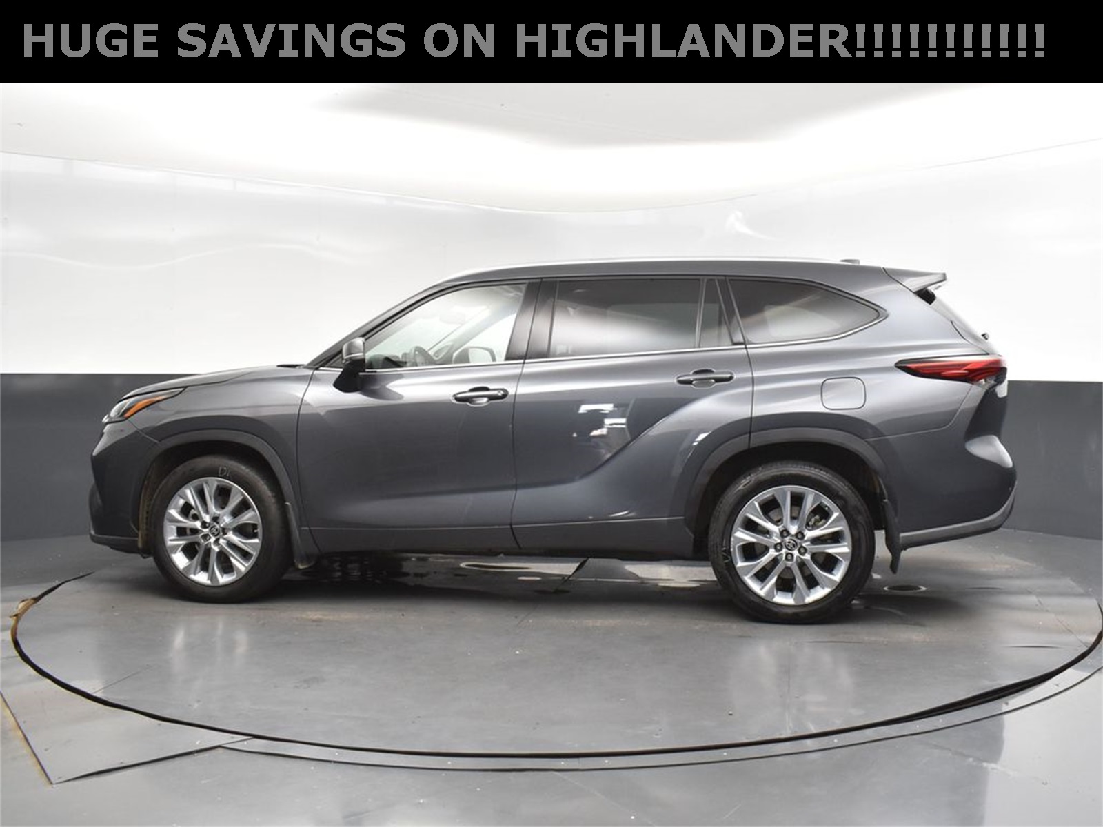 2021 Magnetic Gray Metallic Toyota Highlander Limited FWD SUV