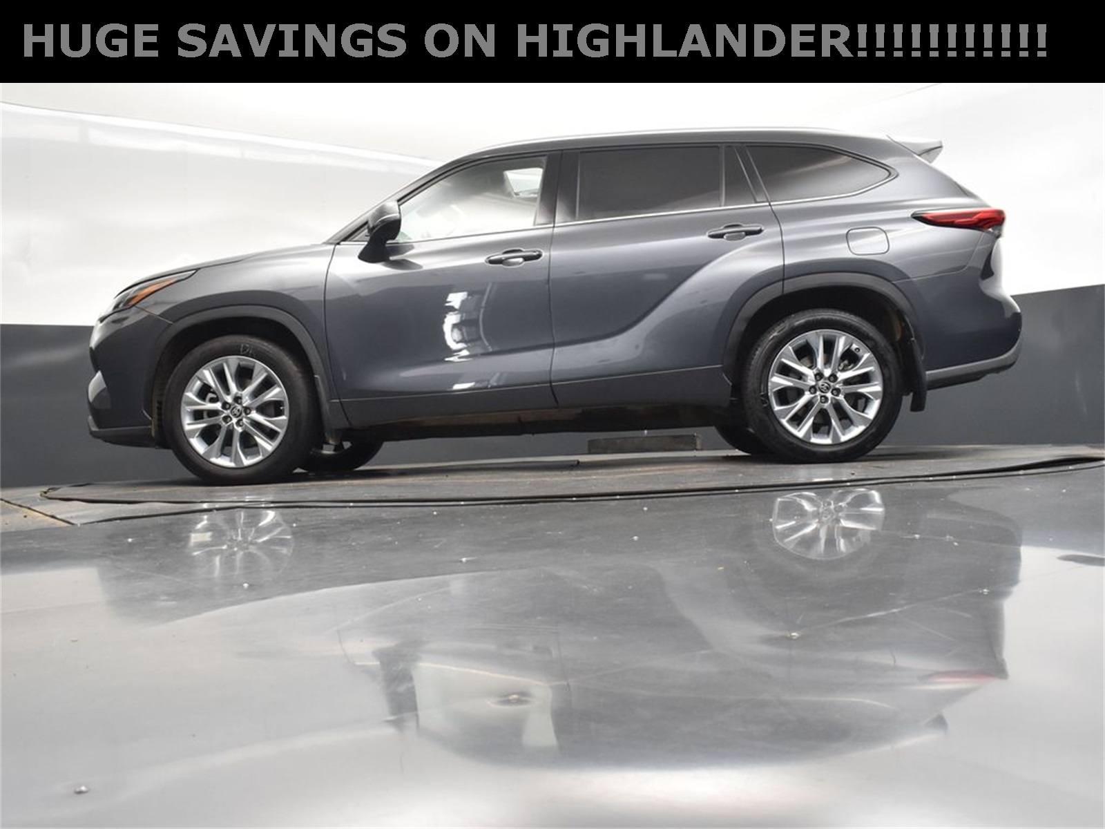 2021 Magnetic Gray Metallic Toyota Highlander Limited FWD SUV