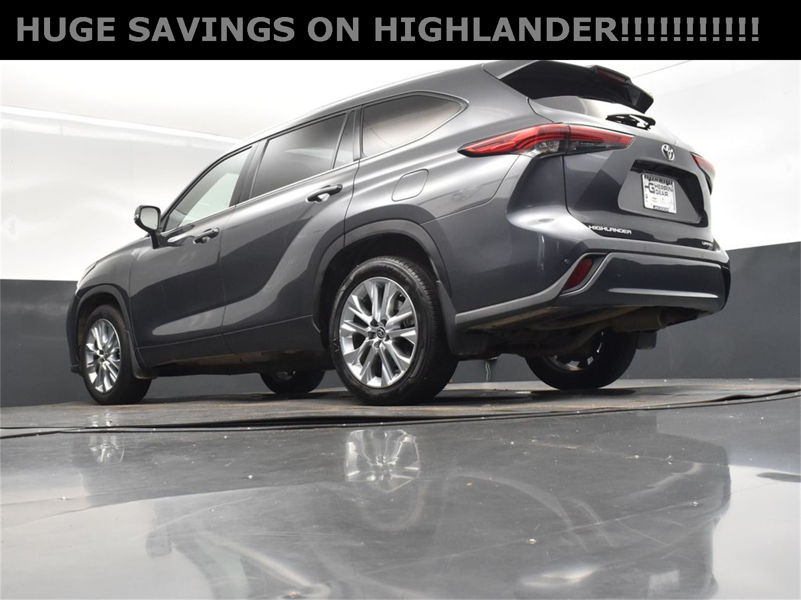 2021 Magnetic Gray Metallic Toyota Highlander Limited FWD SUV