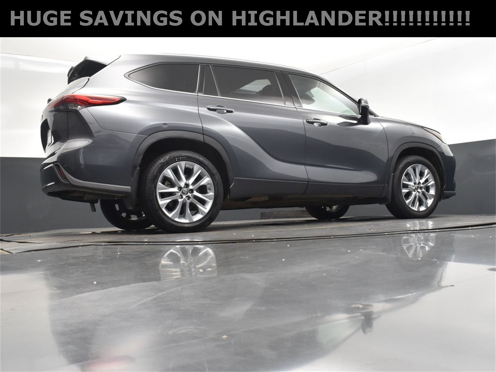 2021 Magnetic Gray Metallic Toyota Highlander Limited FWD SUV