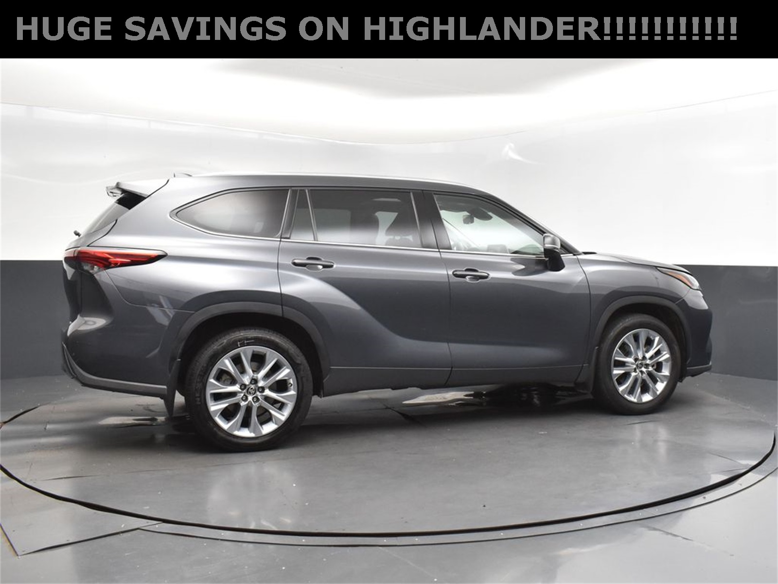 2021 Magnetic Gray Metallic Toyota Highlander Limited FWD SUV