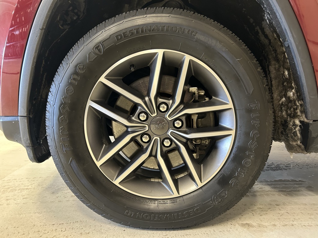 used 2021 Jeep Grand Cherokee car, priced at $22,774