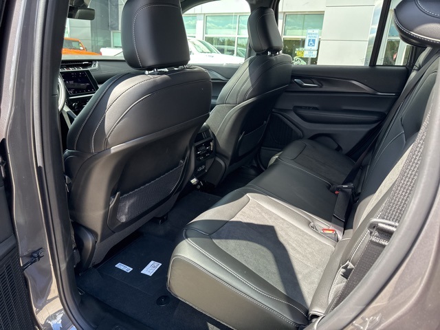 2025 Jeep Grand Cherokee Altitude X photo 12