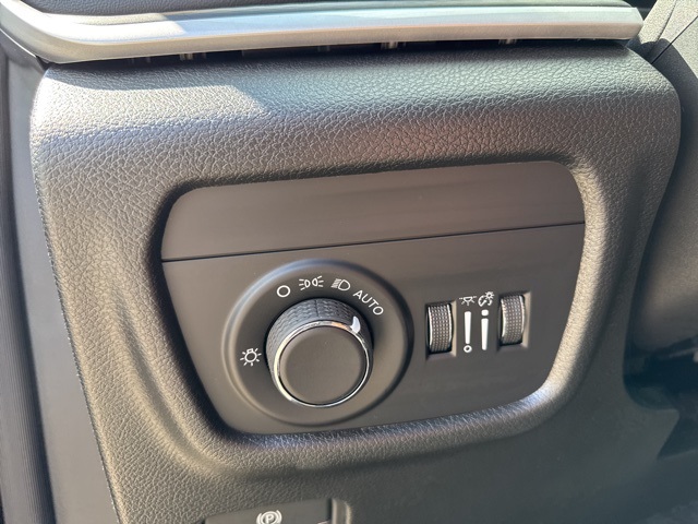 2025 Jeep Grand Cherokee Altitude X photo 16