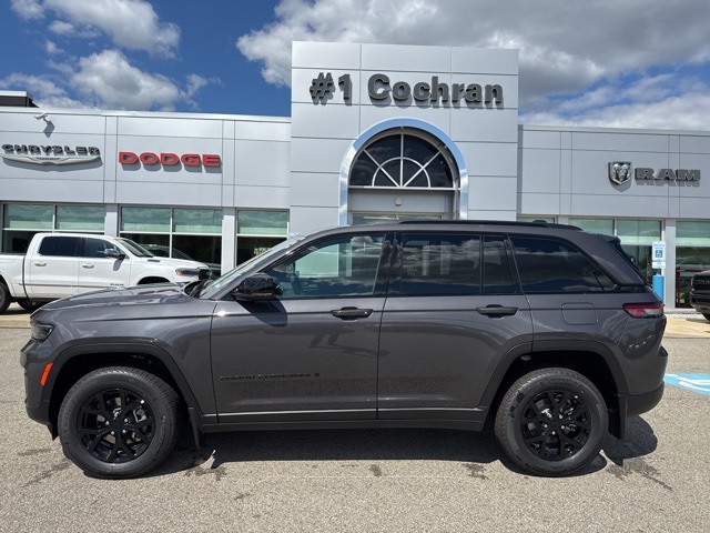 2025 Jeep Grand Cherokee Altitude X photo 2