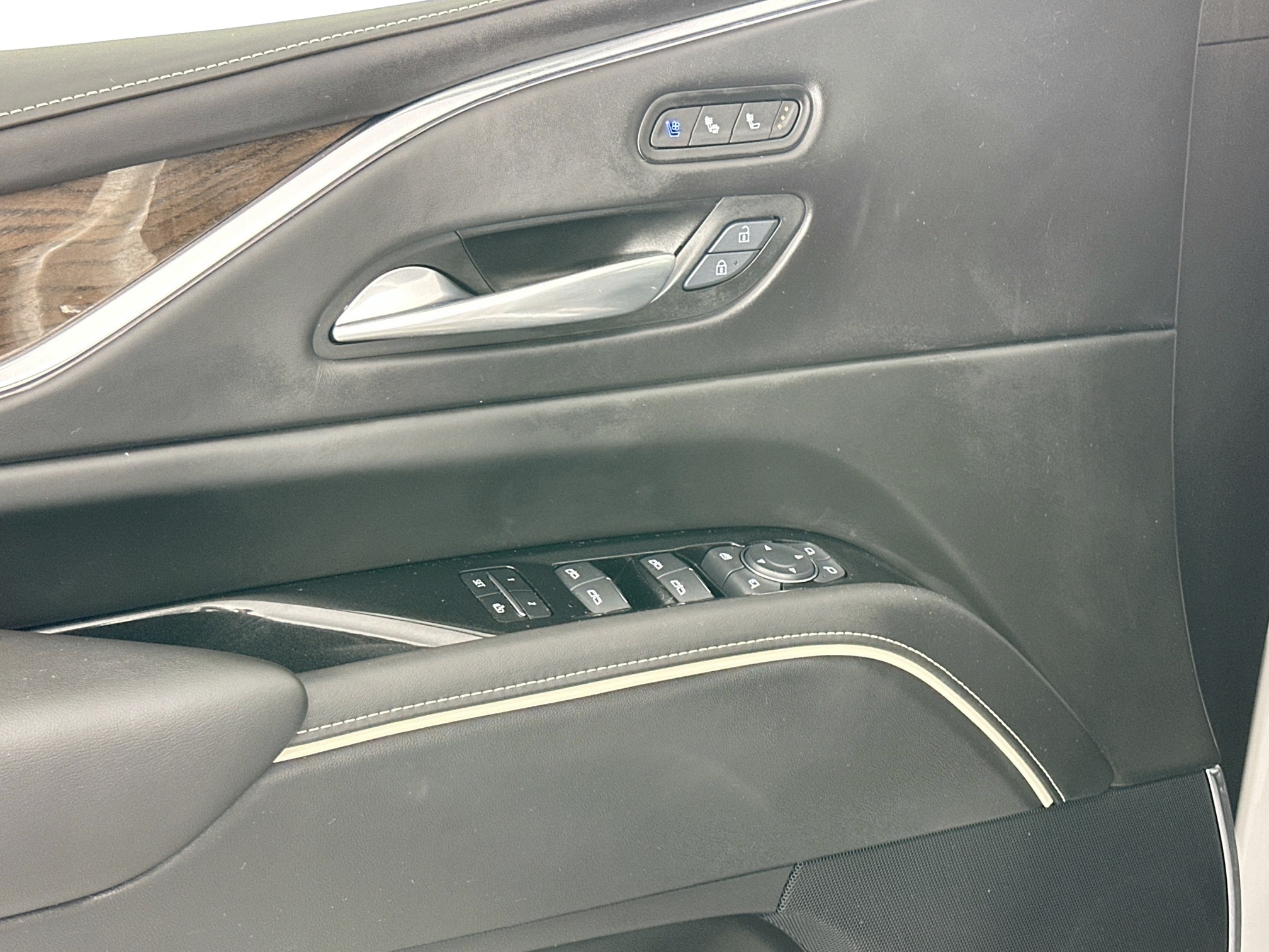 used 2024 Cadillac Escalade ESV car, priced at $88,998