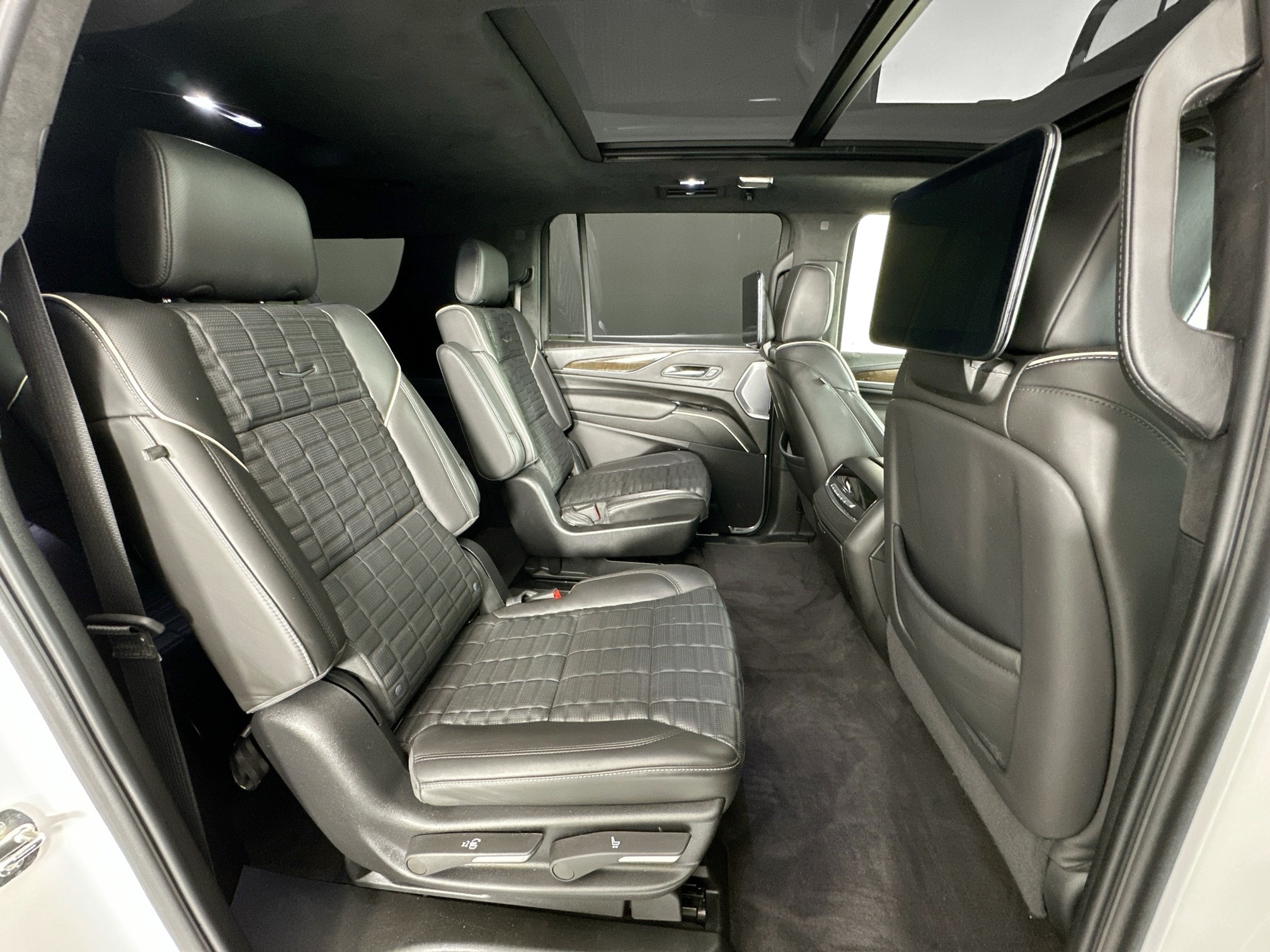 used 2024 Cadillac Escalade ESV car, priced at $88,998