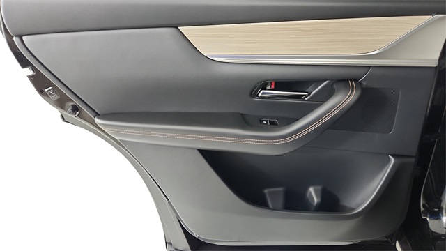 new 2025 Mazda CX-70 PHEV car, priced at $54,995